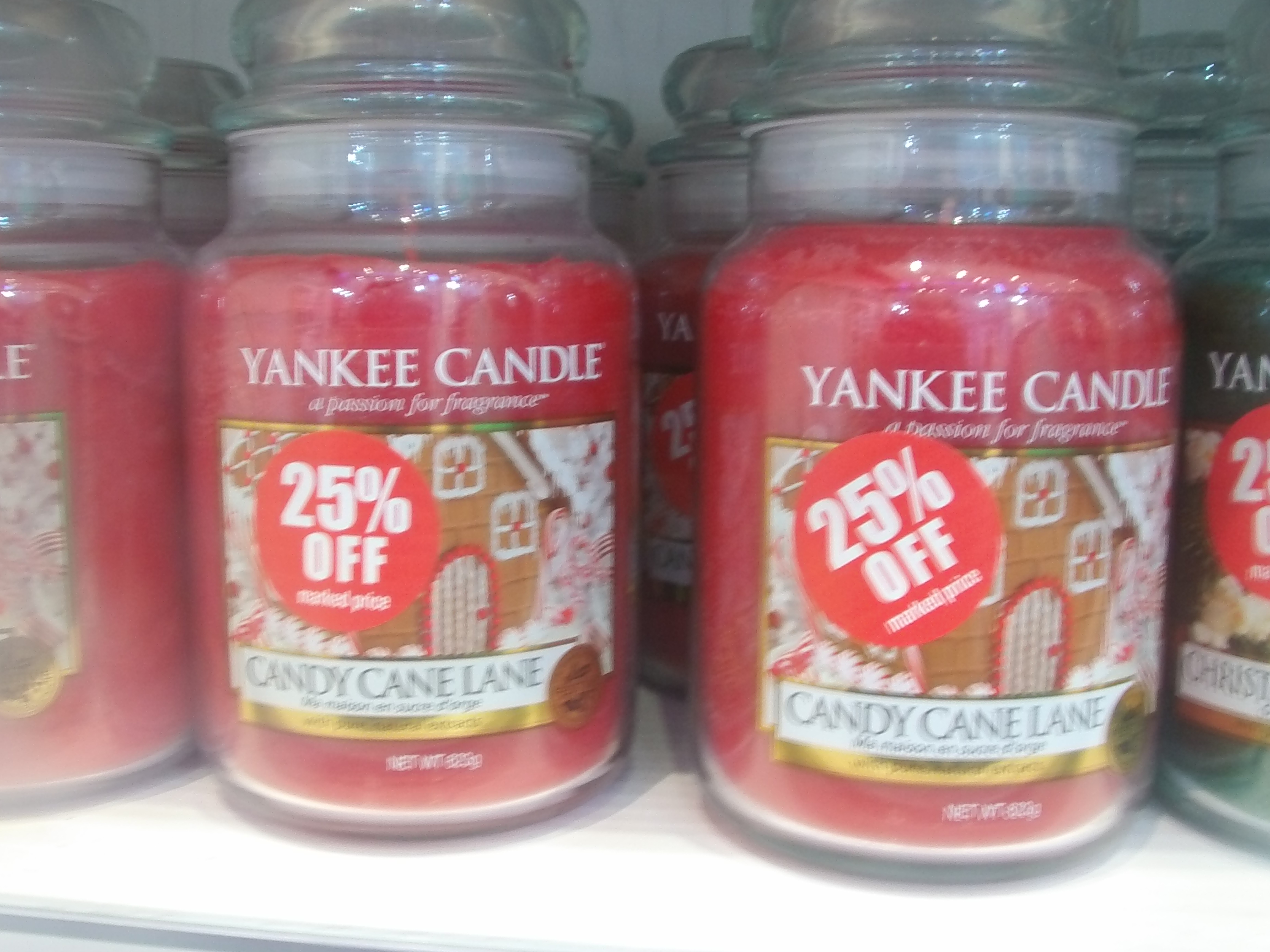 What I Thought of the Yankee Candle Advent House 2014 Yankee Candle Candy Cane Lane