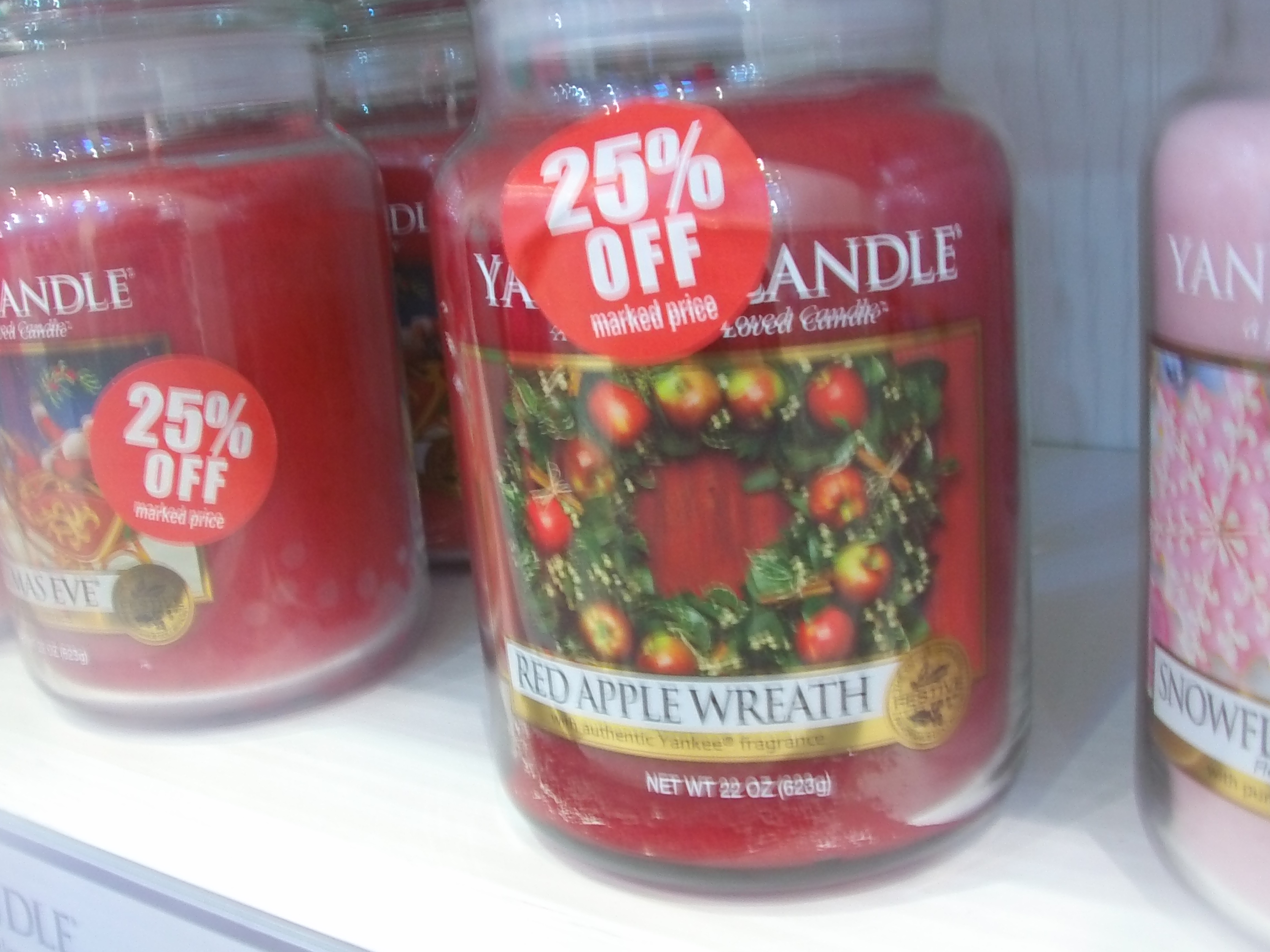 Tea Tastes Terrific | Twinings Apple & Blueberry Teabags Yankee Candles Red Apple Wreath