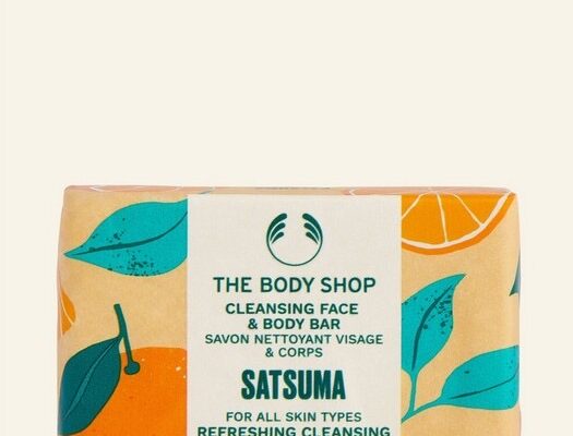 Cleansing Both My Face & Body With One Delicious Smelling Bar | The Body Shop Satsuma Cleansing Face & Body Bar