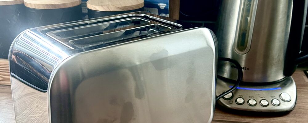Pop Goes The Toaster | WeeKett Matching 2 Slices Toaster | Gifted