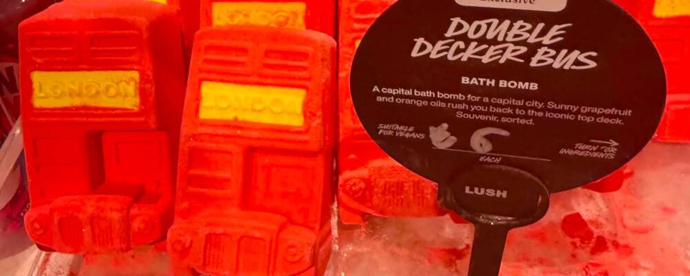 London Calling To The Faraway Towns | Lush Double Decker Bus Bath Bomb